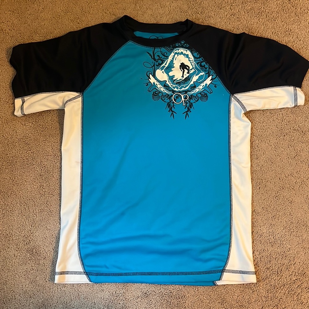 shark design rashguard